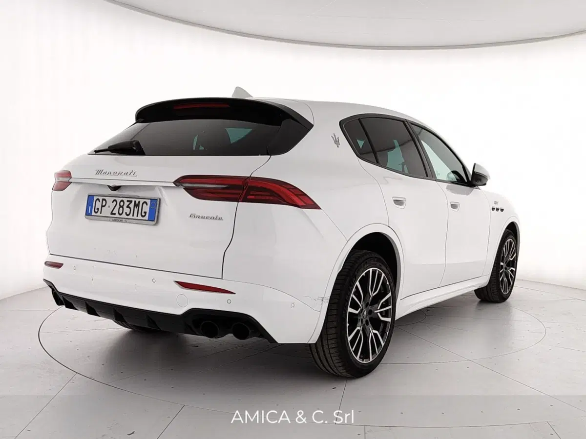Maserati Grecale usata a Caserta (7)
