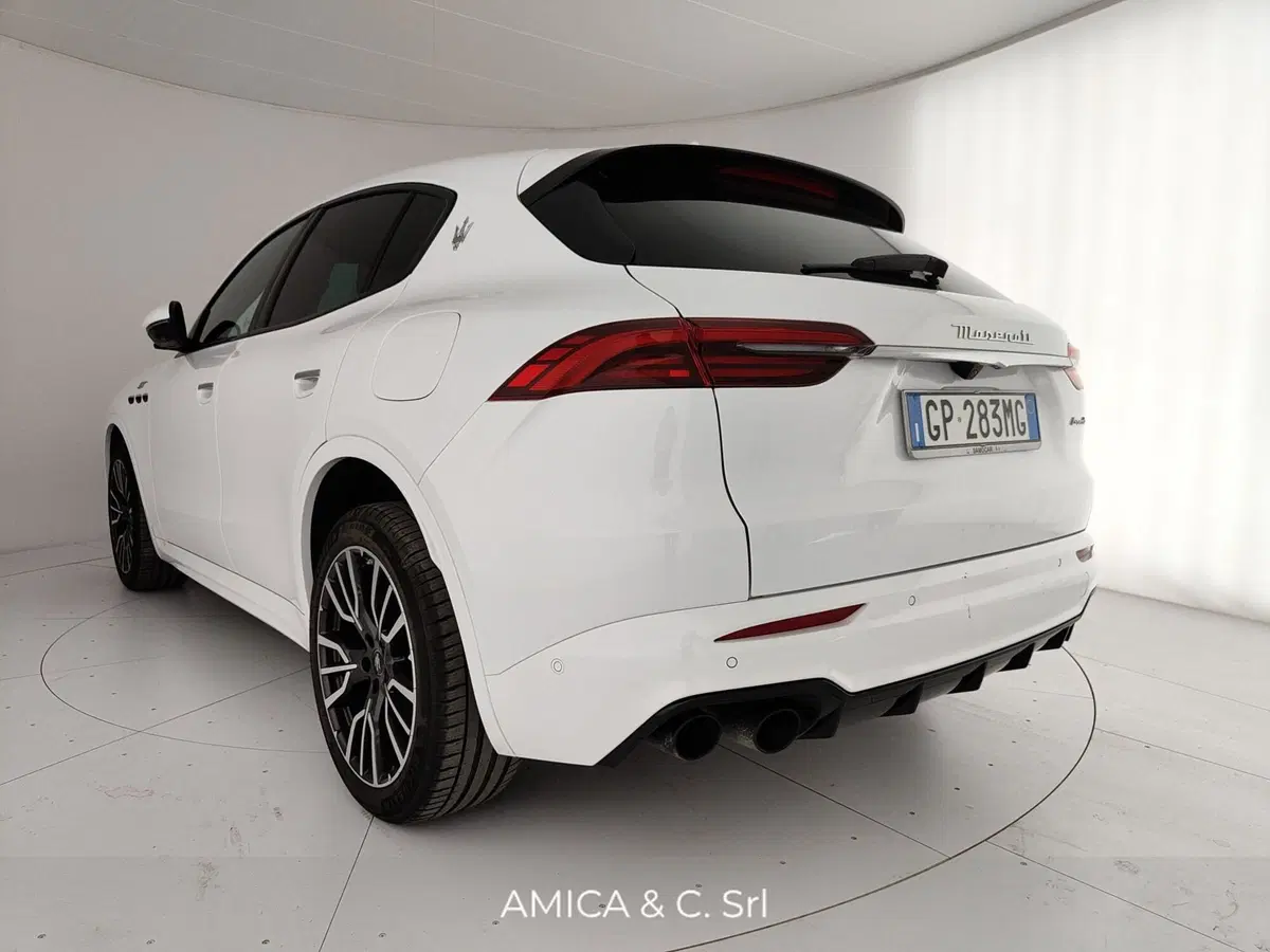 Maserati Grecale usata a Caserta (9)