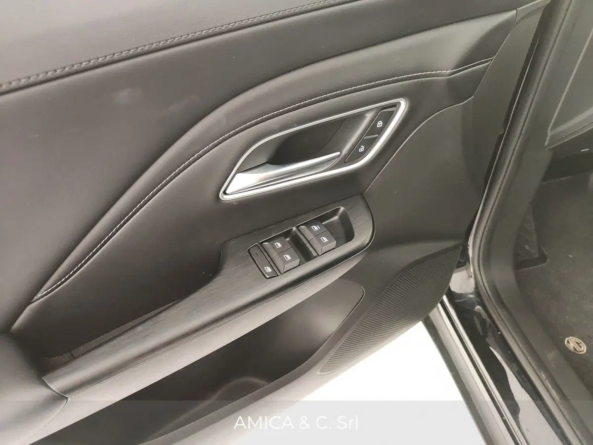 Mg ZS usata a Caserta (11)
