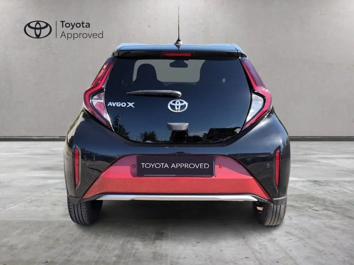 Toyota Aygo X usata a Frosinone (12)
