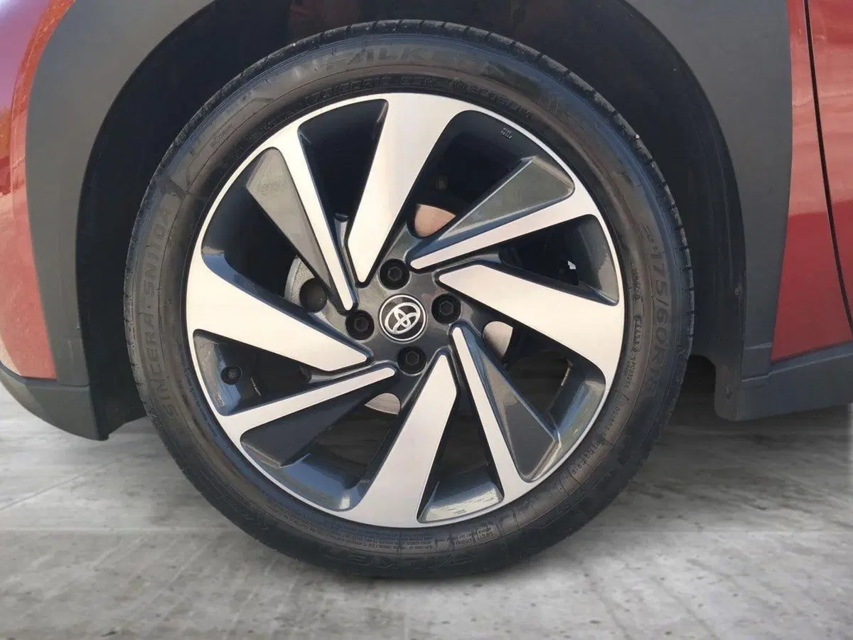 Toyota Aygo X usata a Frosinone (15)