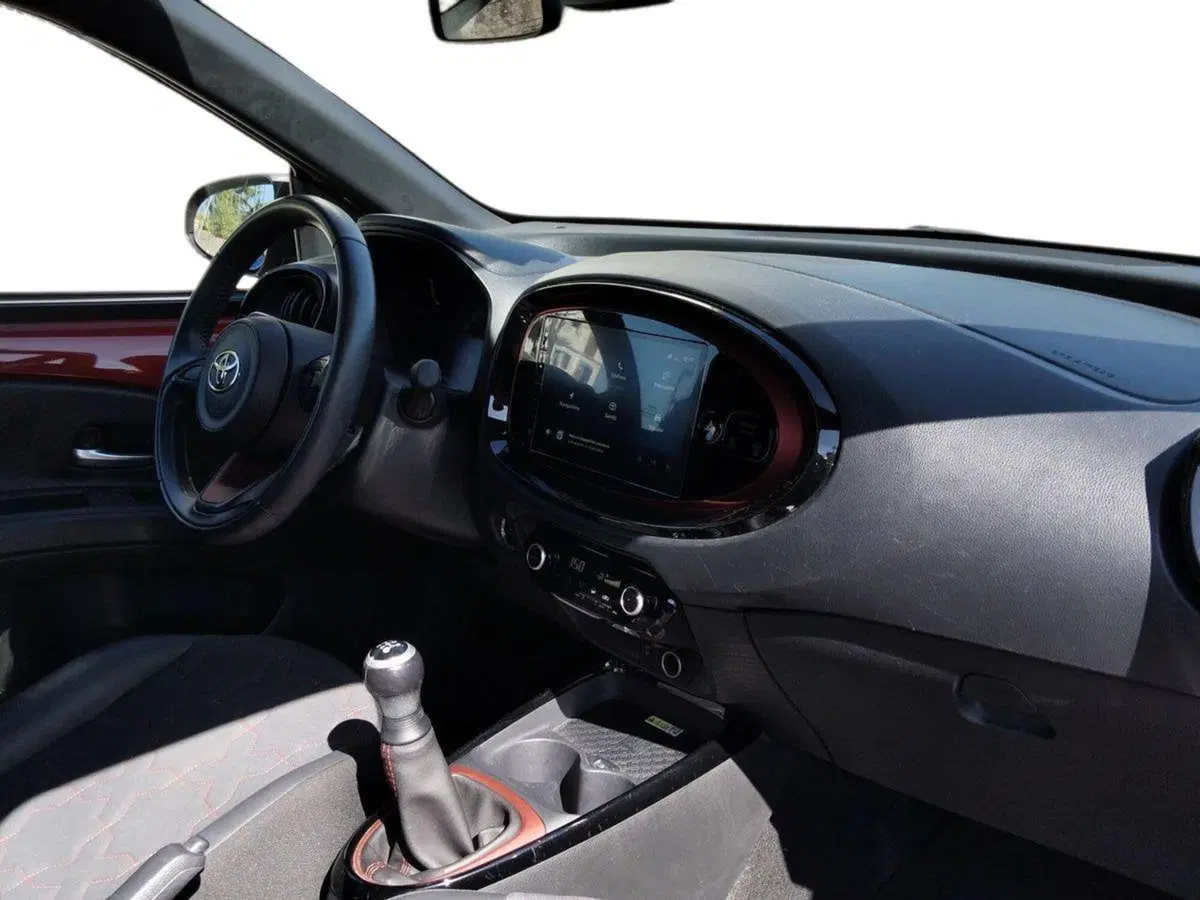 Toyota Aygo X usata a Frosinone (16)