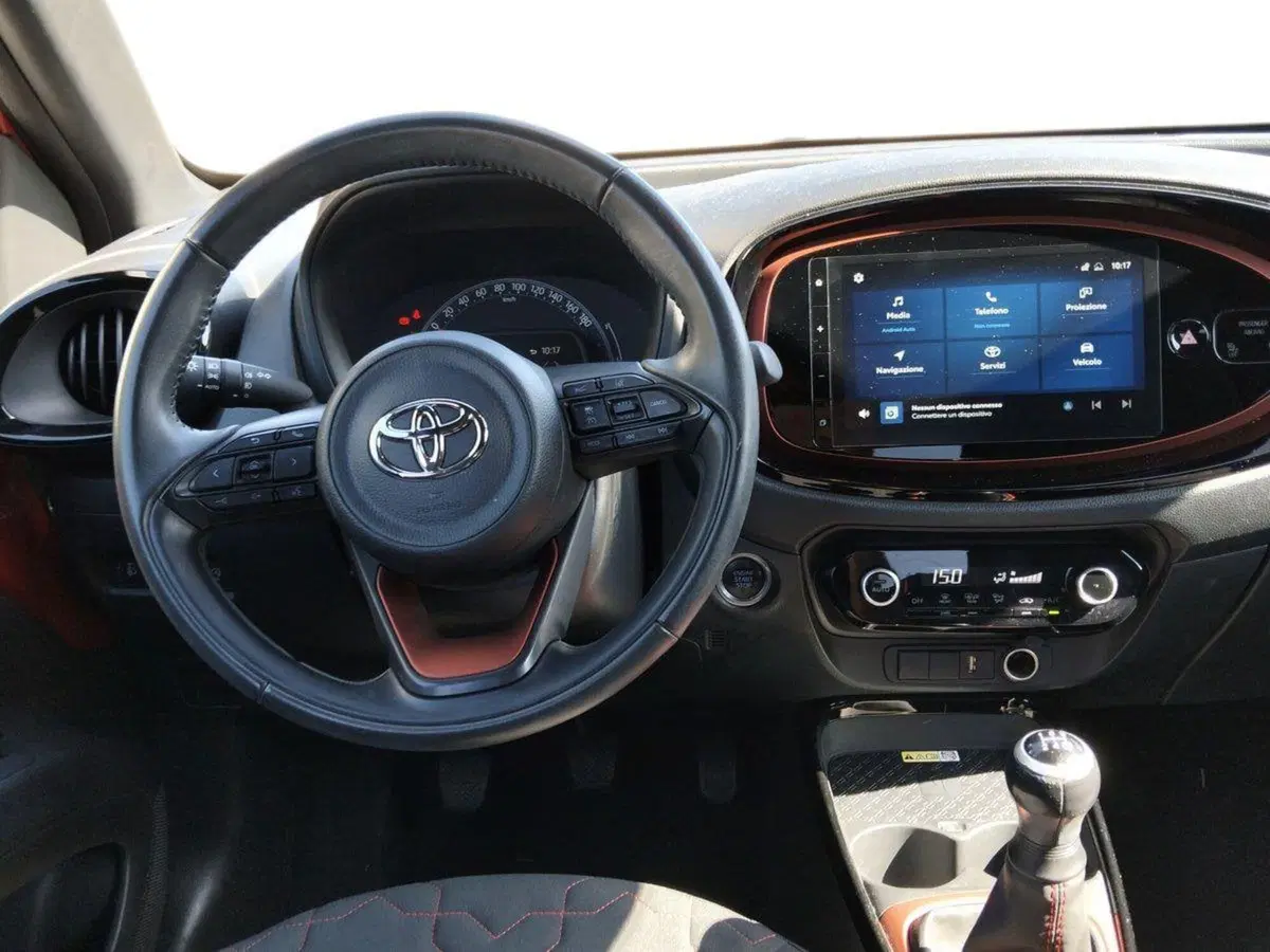 Toyota Aygo X usata a Frosinone (17)