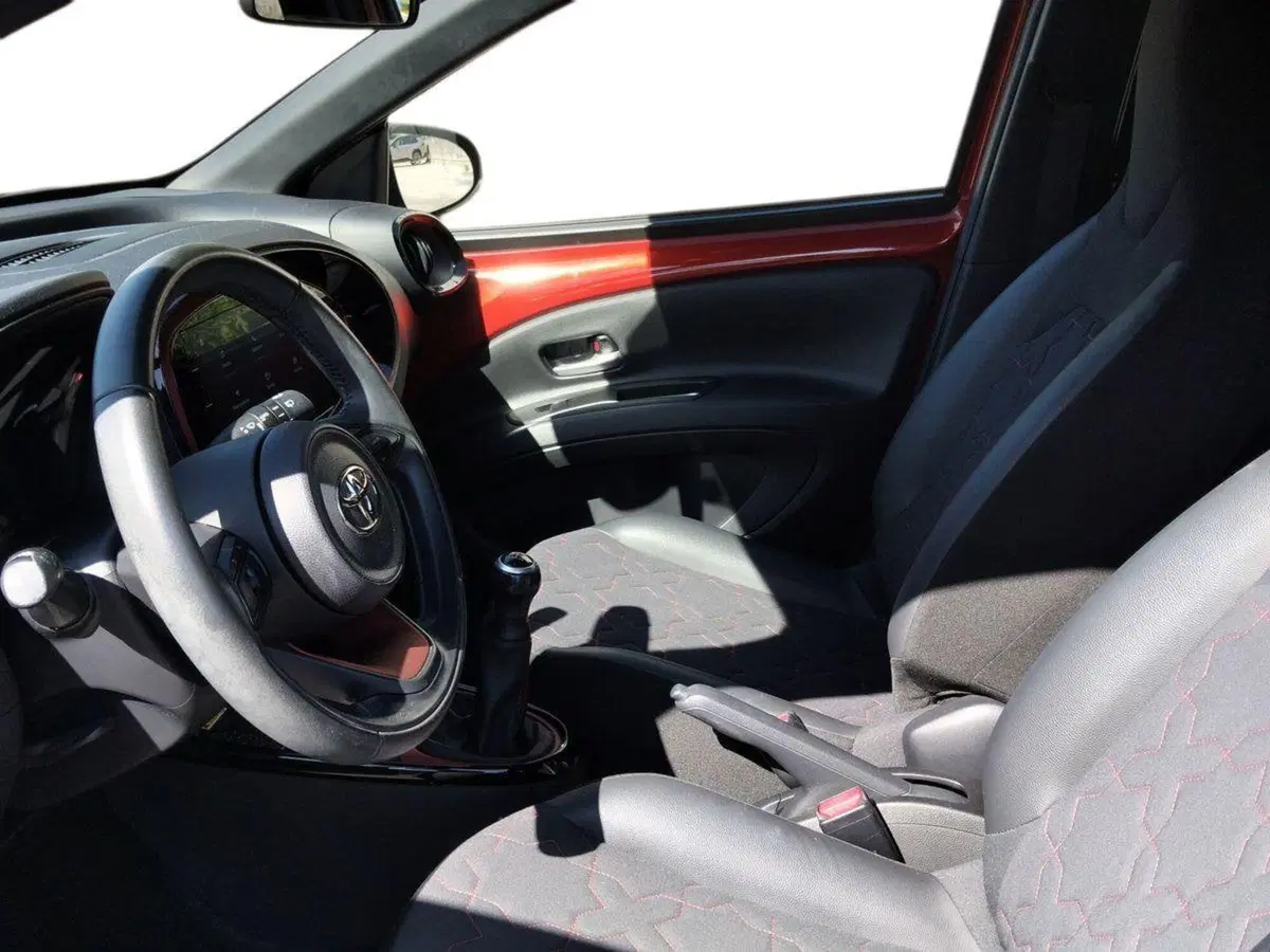 Toyota Aygo X usata a Frosinone (20)