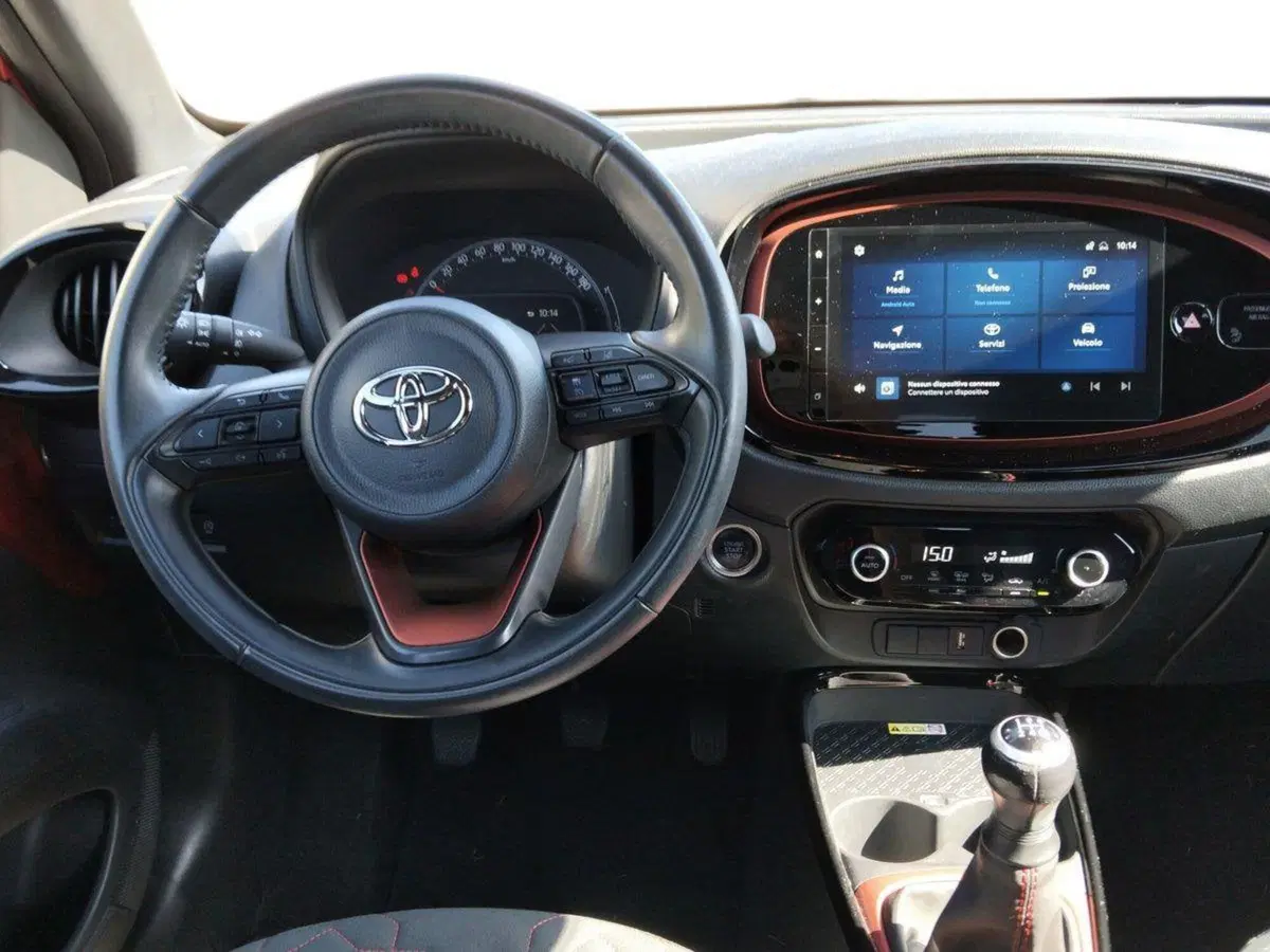 Toyota Aygo X usata a Frosinone (8)