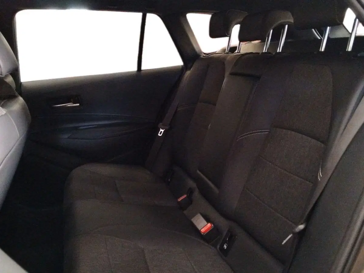 Toyota Corolla Touring Sports usata a Roma (11)