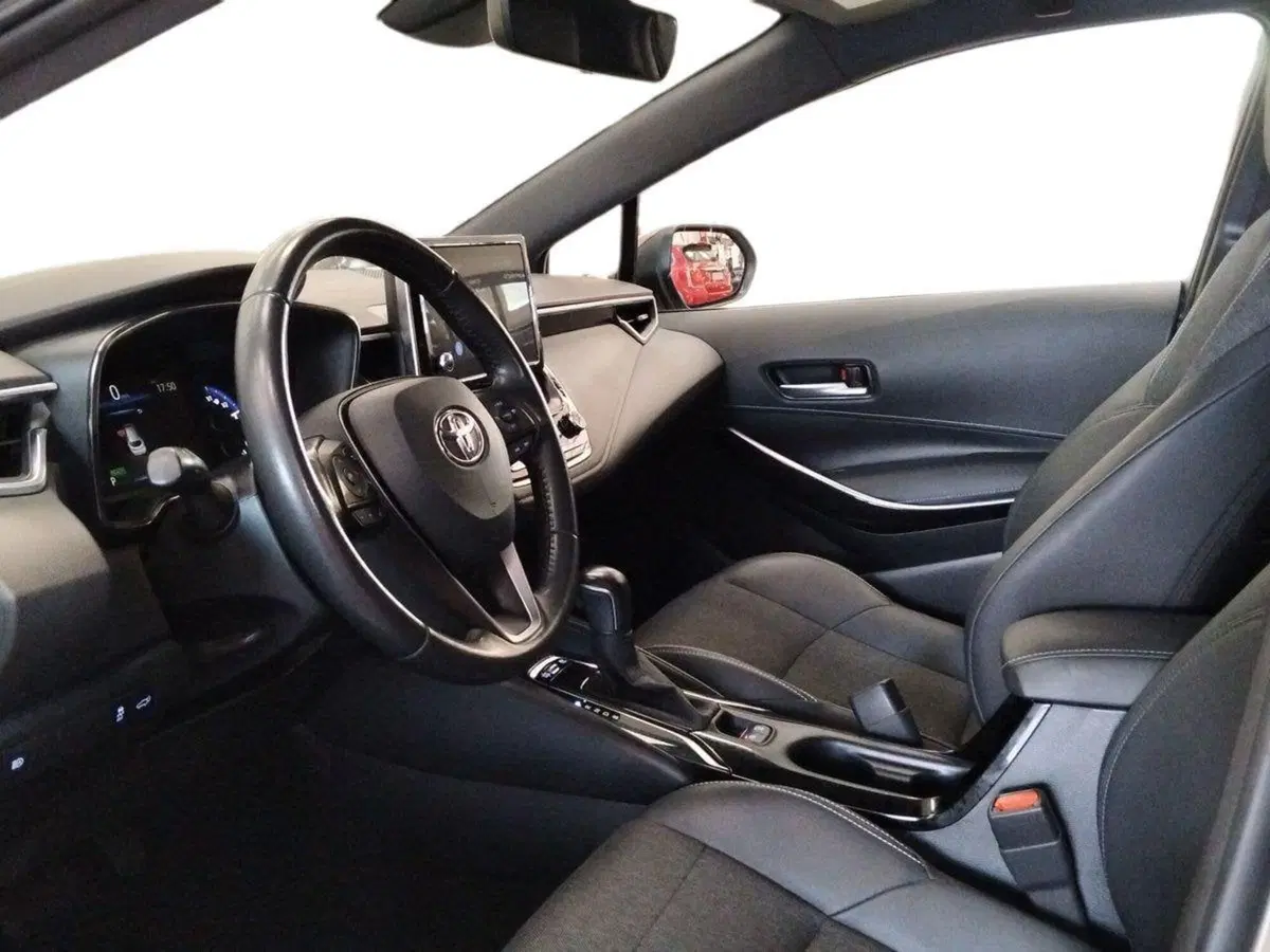 Toyota Corolla Touring Sports usata a Roma (7)