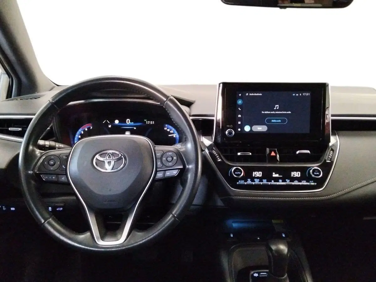 Toyota Corolla Touring Sports usata a Roma (8)