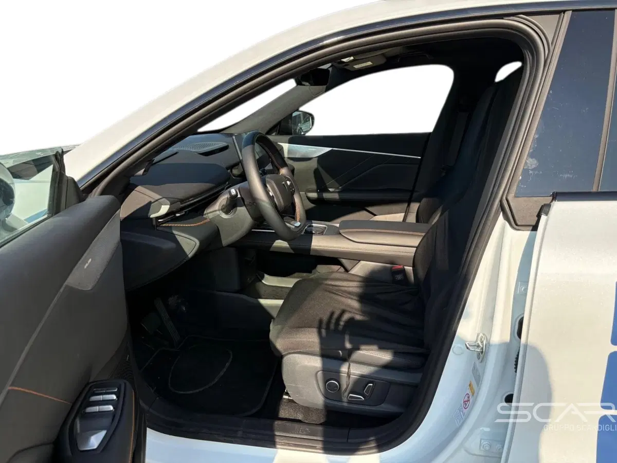 Changan Deepal S05 nuova a Livorno (12)