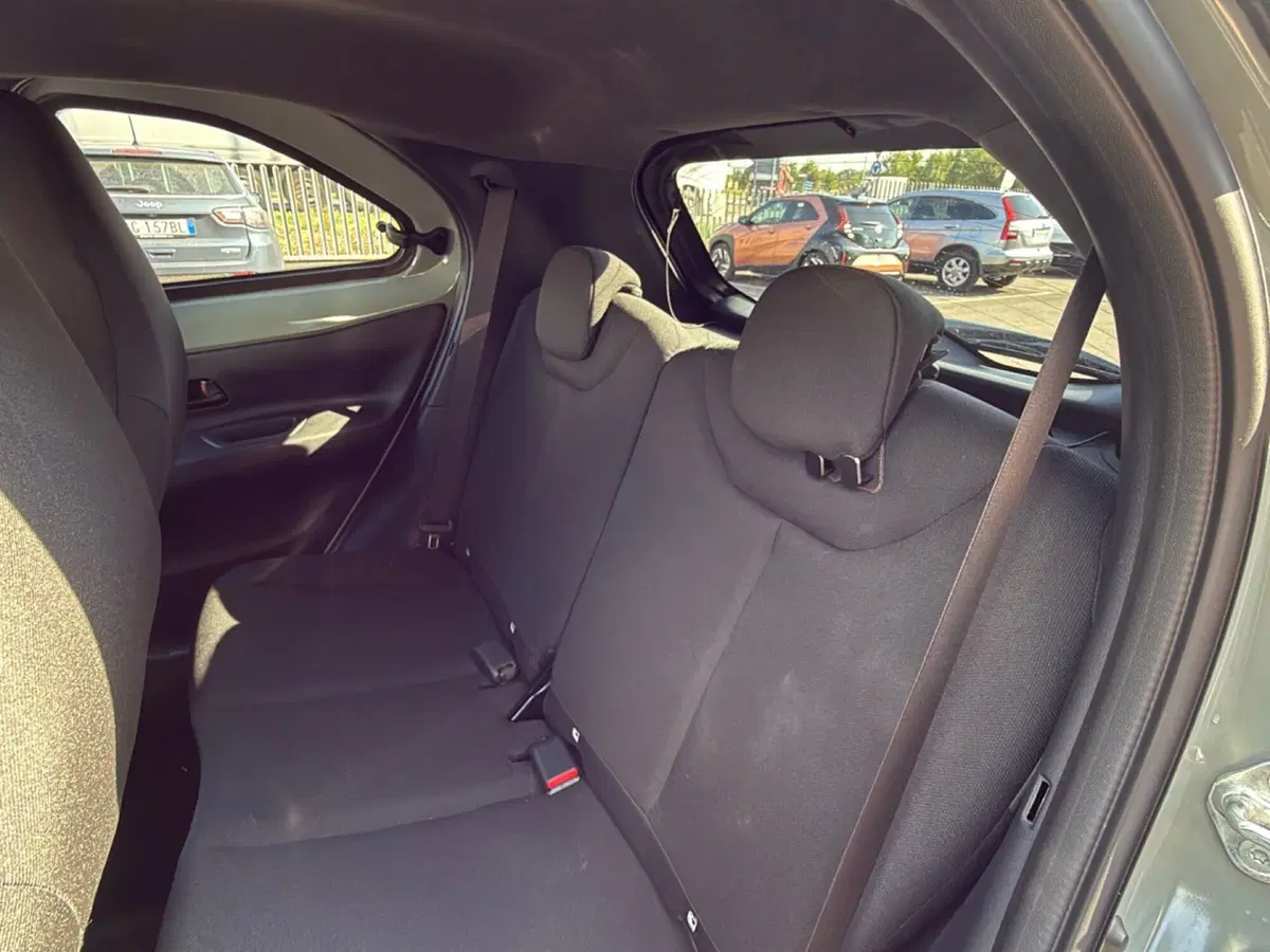 Toyota Aygo X usata a Mantova (19)