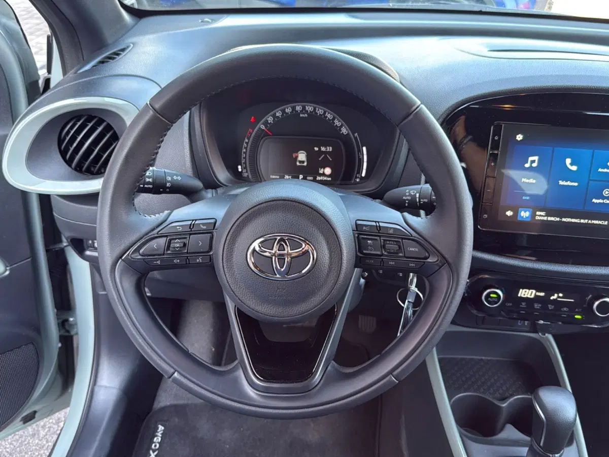Toyota Aygo X usata a Mantova (20)
