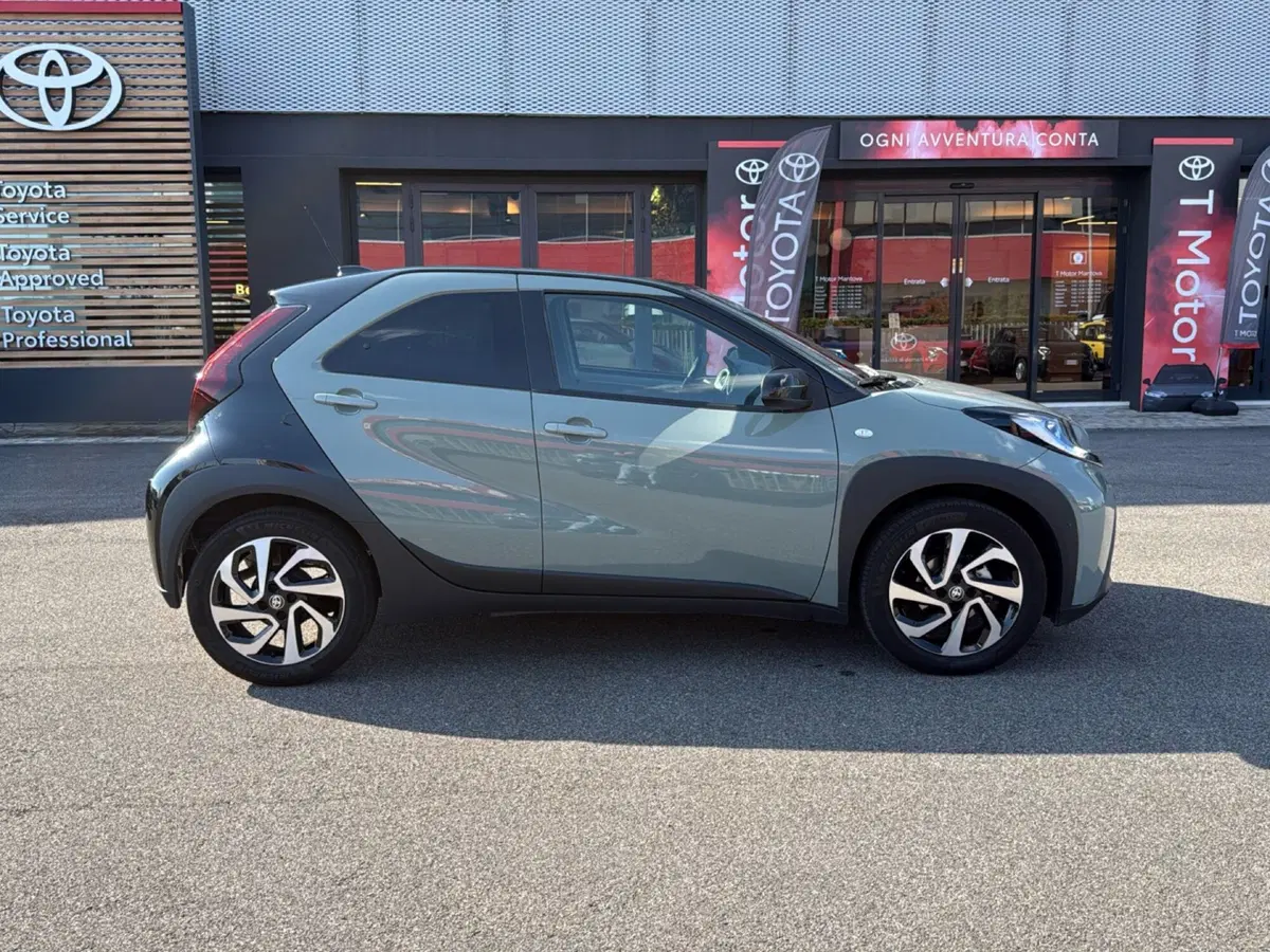 Toyota Aygo X usata a Mantova (7)