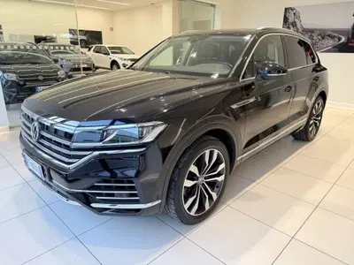 Volkswagen Touareg 3.0 V6 TDI SCR Elegance del 2020 usata a Latina
