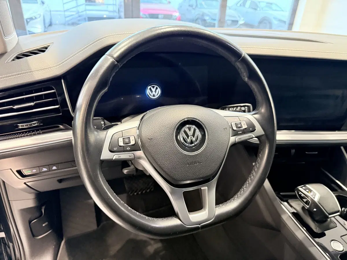 Volkswagen Touareg usata a Latina (15)