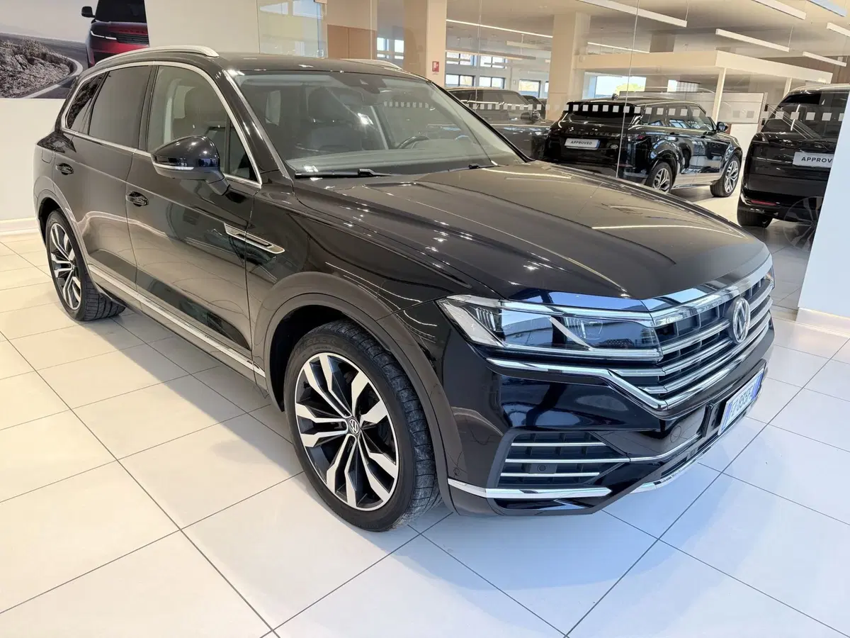 Volkswagen Touareg usata a Latina (2)