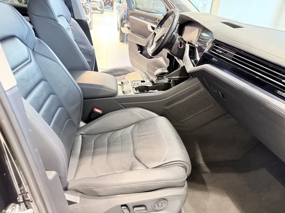 Volkswagen Touareg usata a Latina (5)