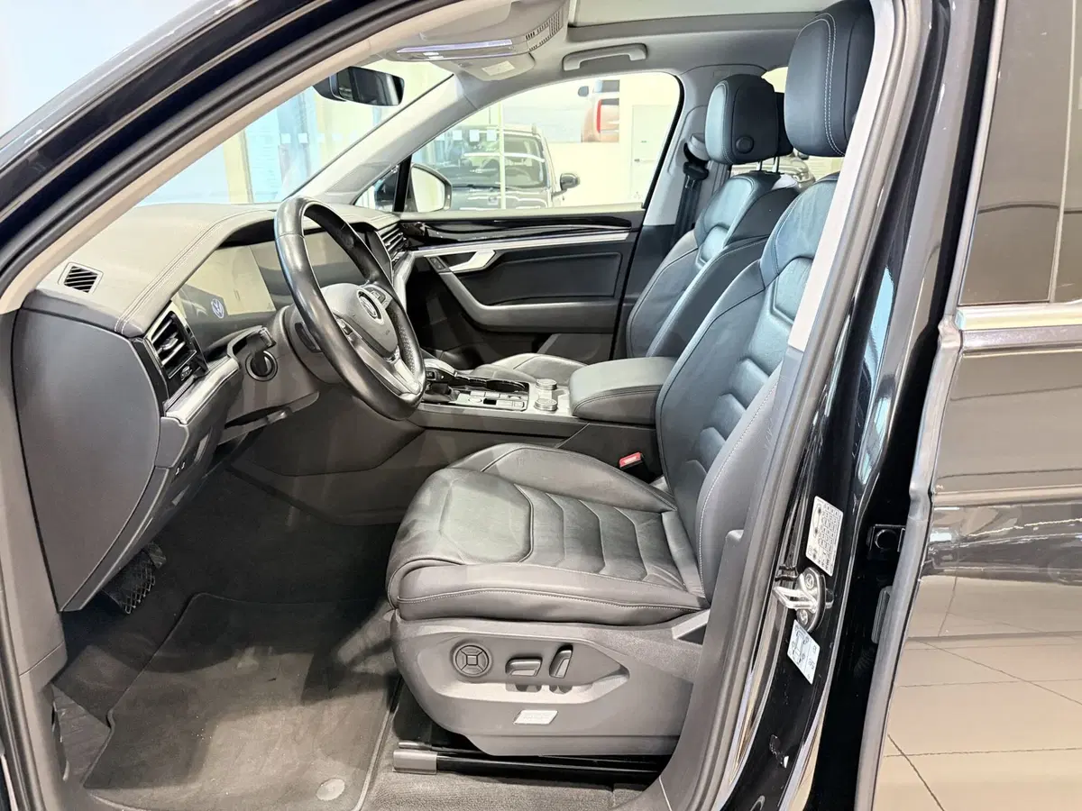 Volkswagen Touareg usata a Latina (6)