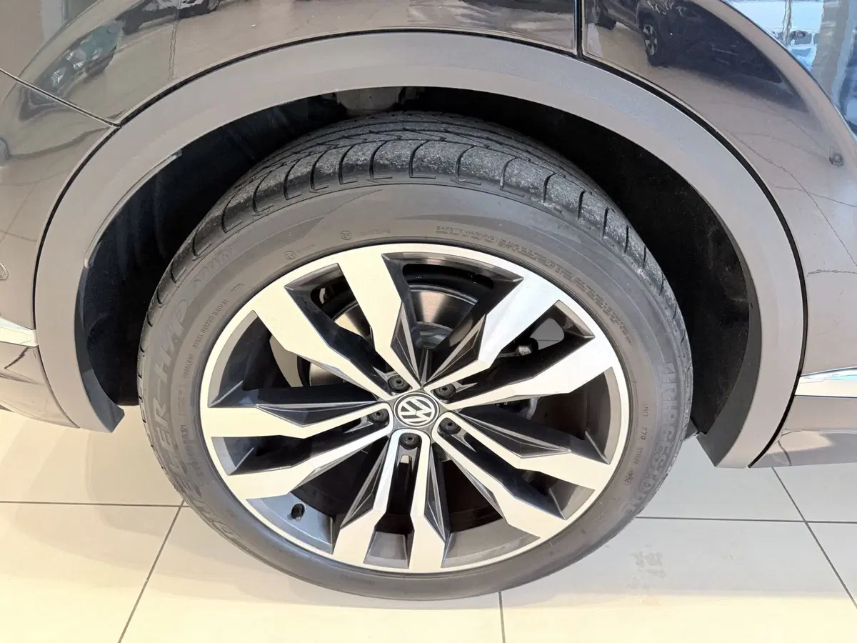 Volkswagen Touareg usata a Latina (9)