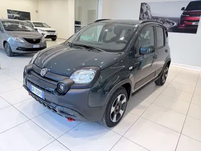 Fiat Panda Cross Cross 1.0 FireFly S&amp;S Hybrid del 2023 usata a Latina