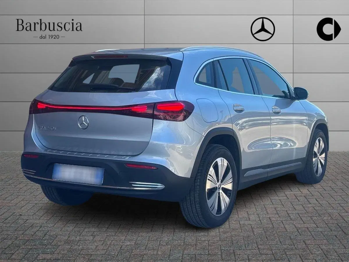 Mercedes-Benz EQA usata a Pescara (3)