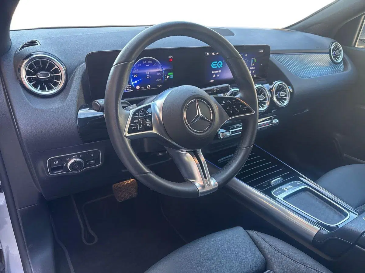 Mercedes-Benz EQA usata a Pescara (6)