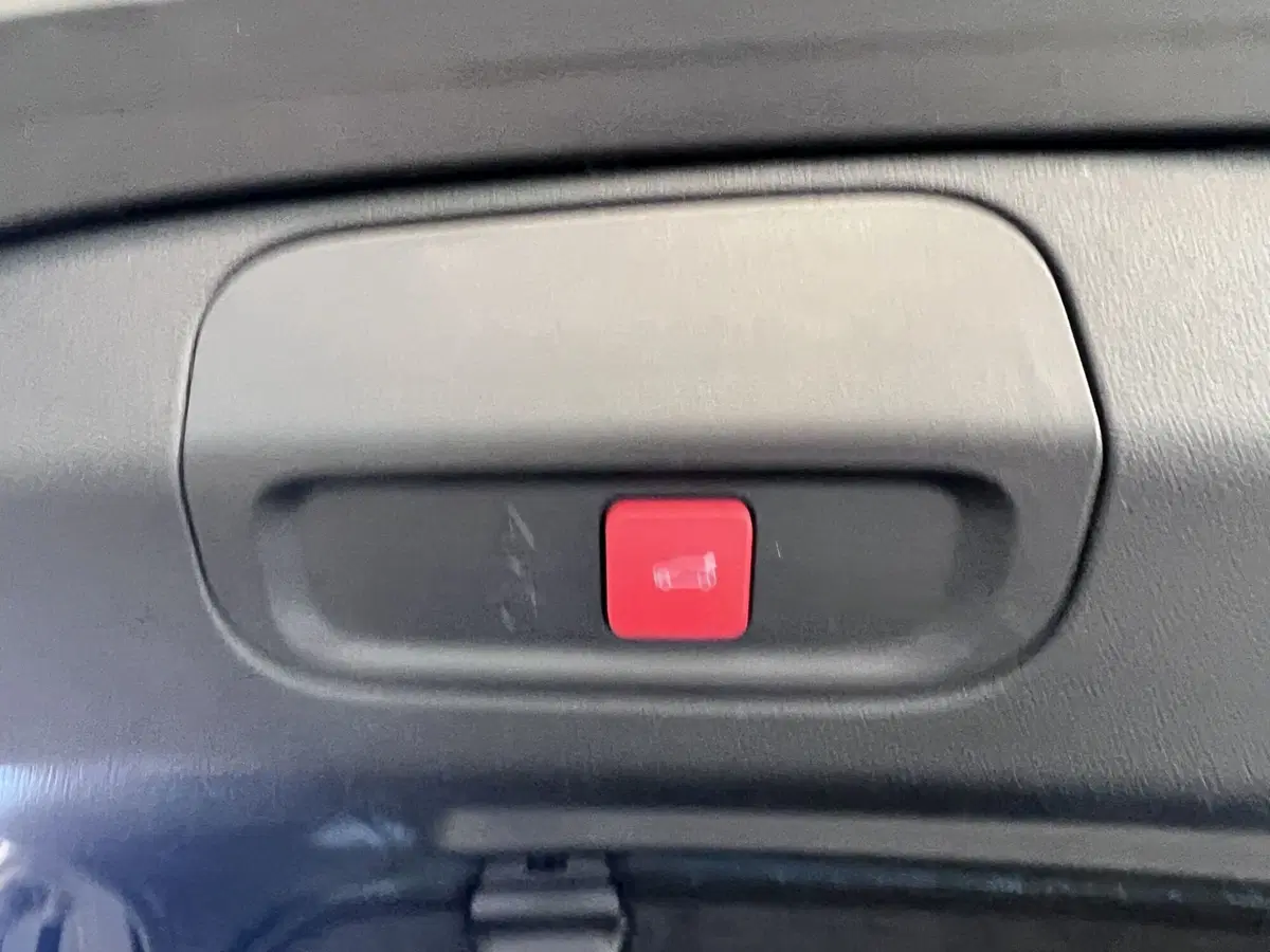 Peugeot 408 usata a Bari (12)