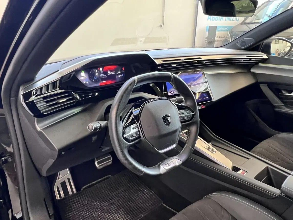 Peugeot 408 usata a Bari (16)