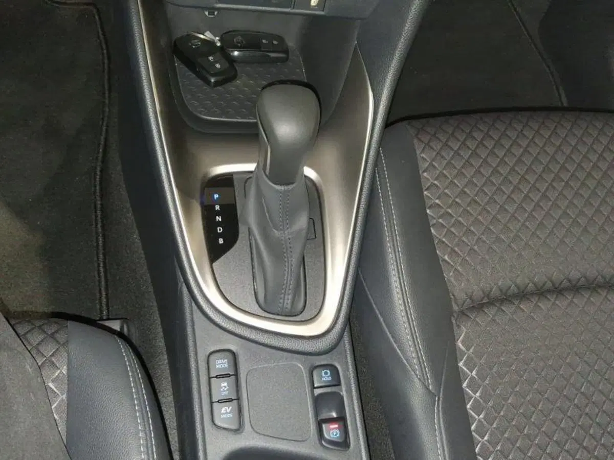 Mazda Mazda2 Hybrid usata a Genova (16)