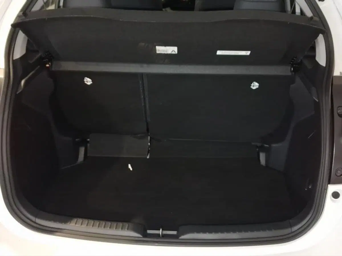 Mazda Mazda2 Hybrid usata a Genova (17)