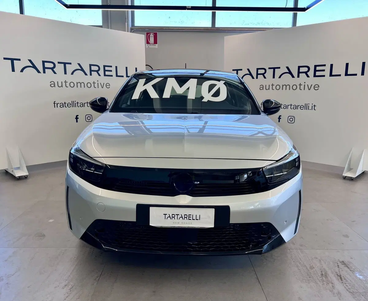 Opel Corsa nuova a Bari (2)