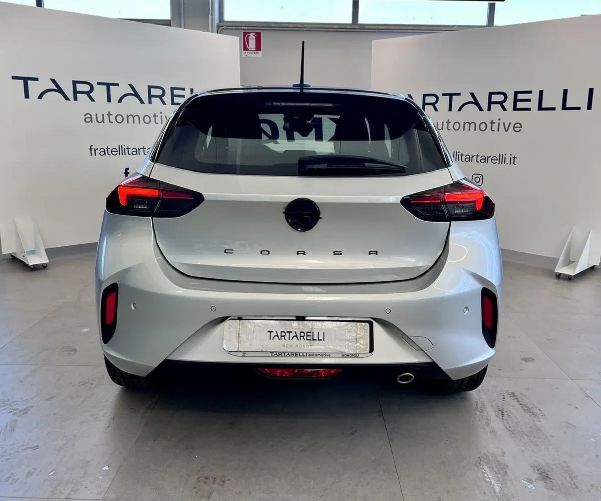 Opel Corsa nuova a Bari (6)