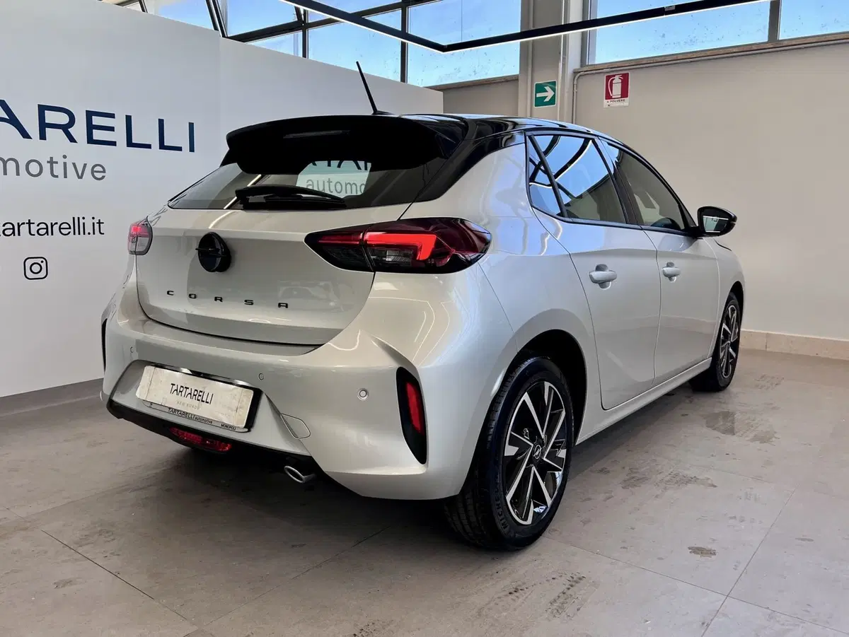 Opel Corsa nuova a Bari (7)