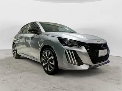 Peugeot 208 1.2 turbo Style 100cv nuova a Monopoli