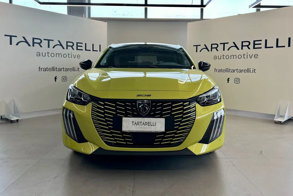 Peugeot 208 nuova a Bari (2)
