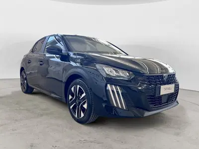Peugeot 208 Turbo 110 S&S 5 porte Allure nuova a Monopoli