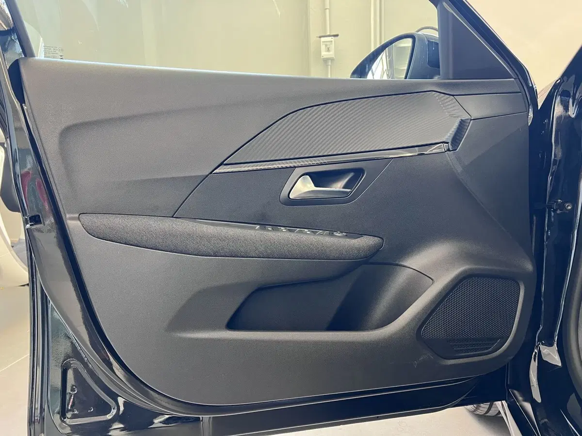 Peugeot 208 nuova a Bari (10)