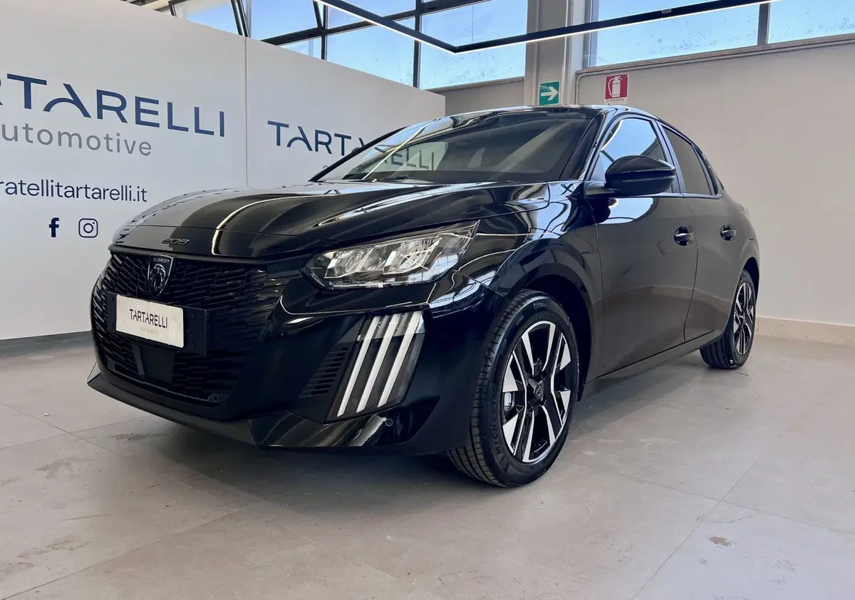 Peugeot 208 nuova a Bari (3)