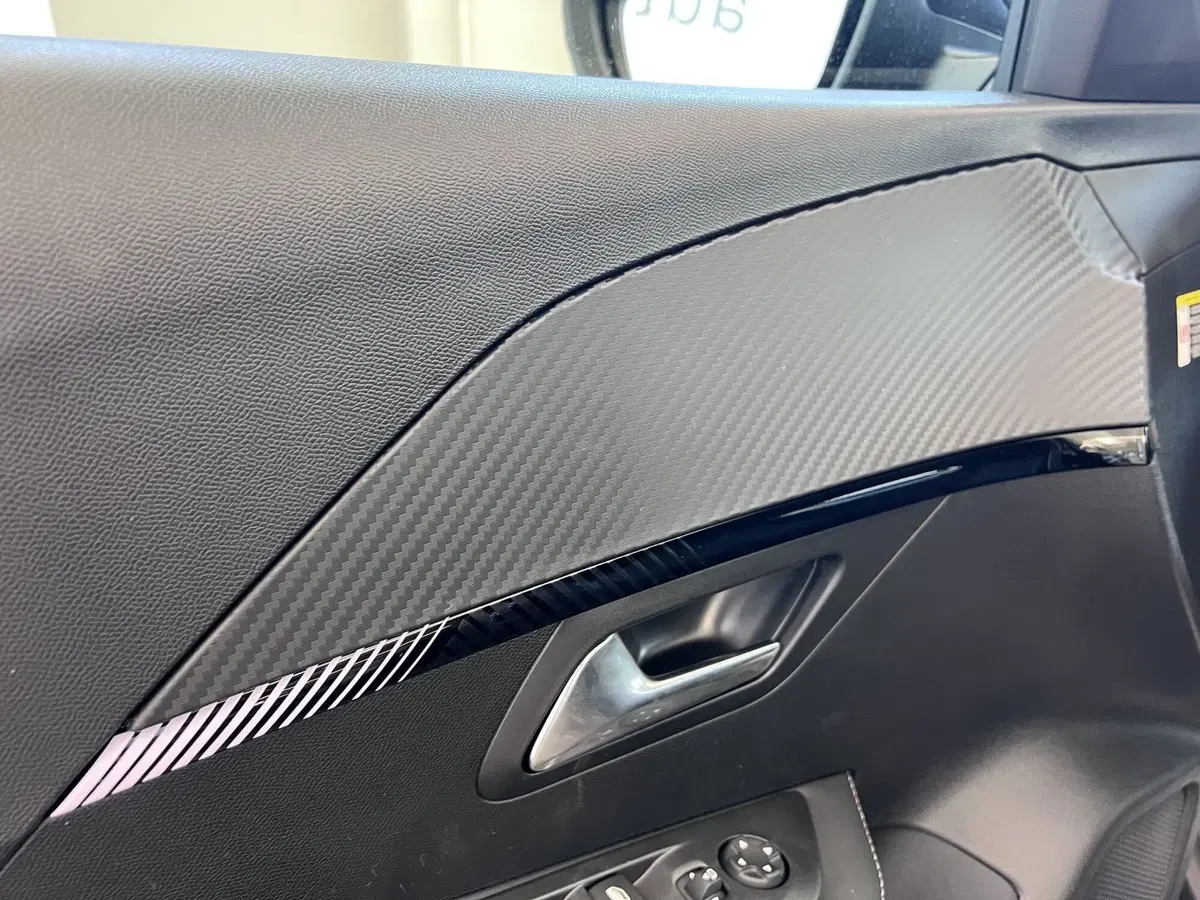 Peugeot 208 nuova a Bari (11)