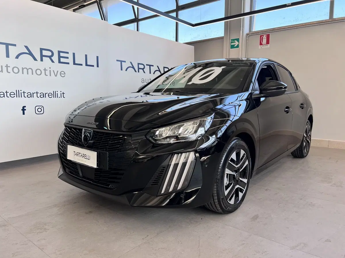Peugeot 208 nuova a Bari (3)