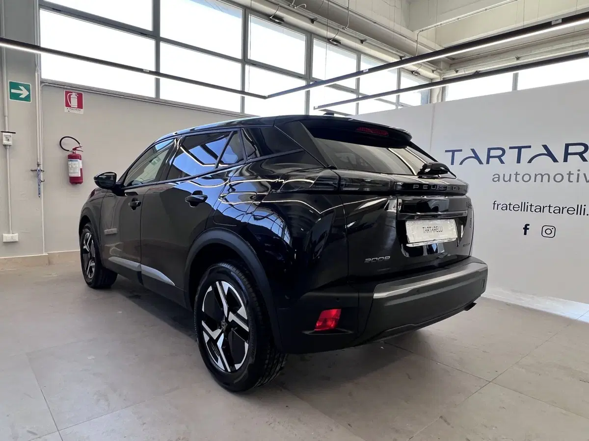 Peugeot 2008 nuova a Bari (5)