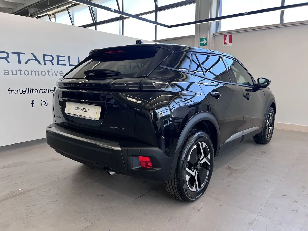 Peugeot 2008 nuova a Bari (7)