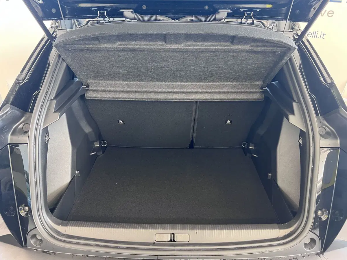 Peugeot 2008 nuova a Bari (8)