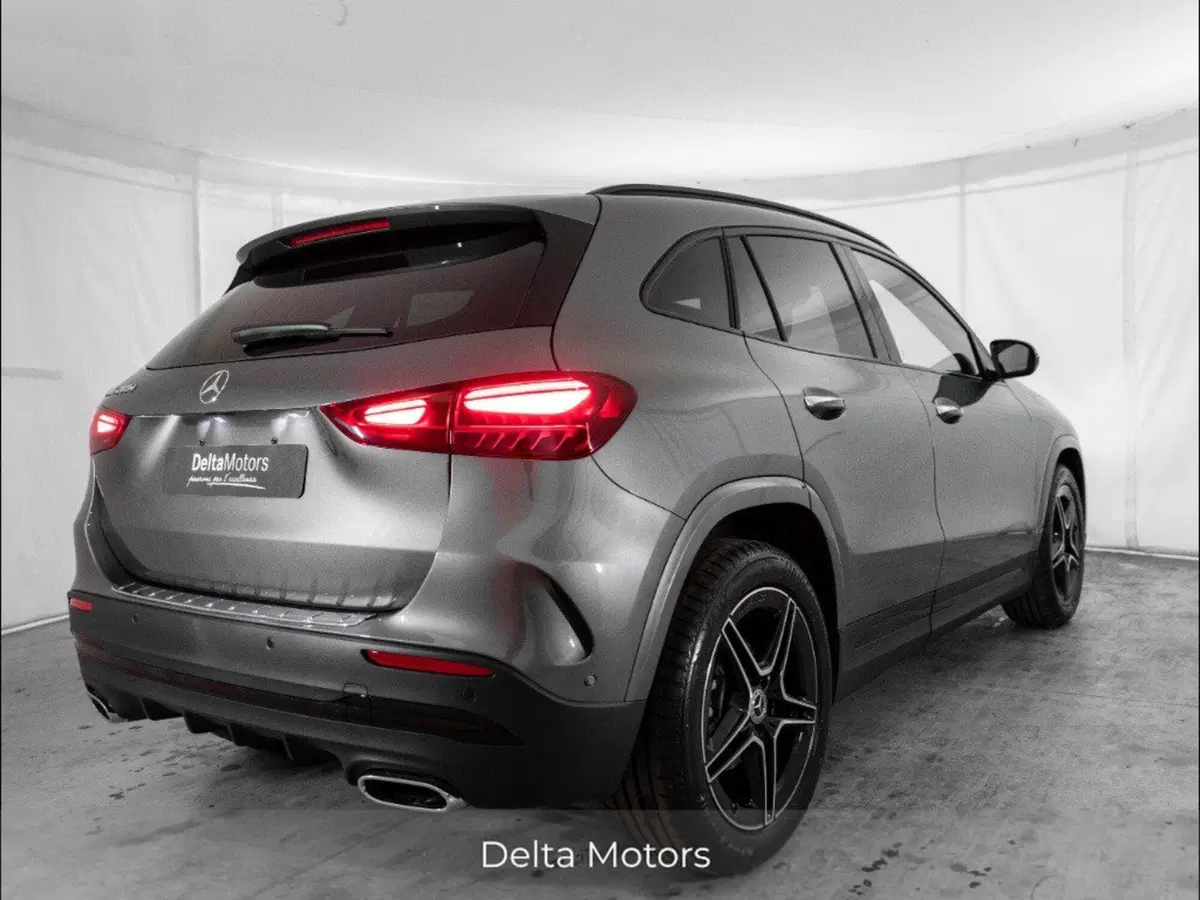Mercedes-Benz GLA SUV nuova a Macerata (6)