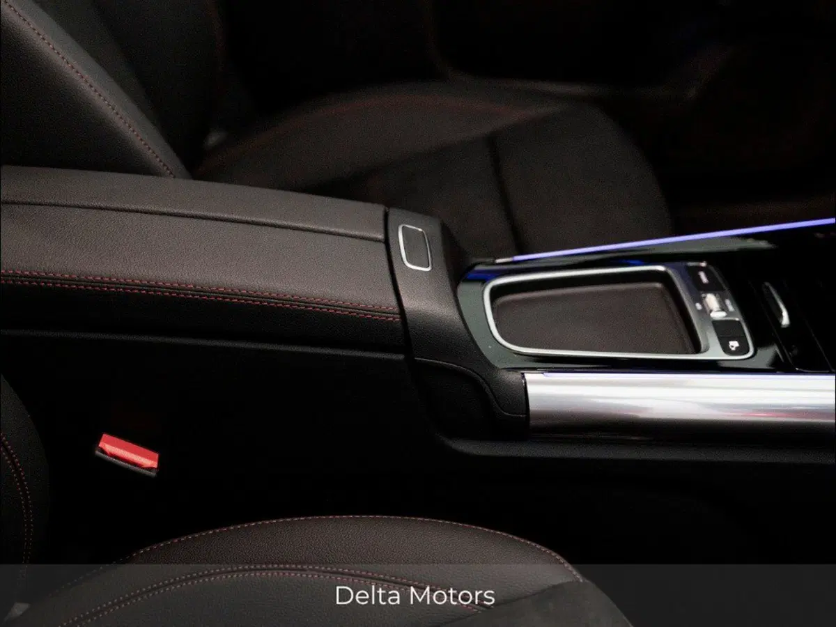 Mercedes-Benz GLA SUV nuova a Macerata (13)