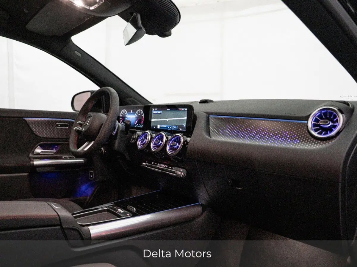 Mercedes-Benz GLA SUV nuova a Macerata (10)