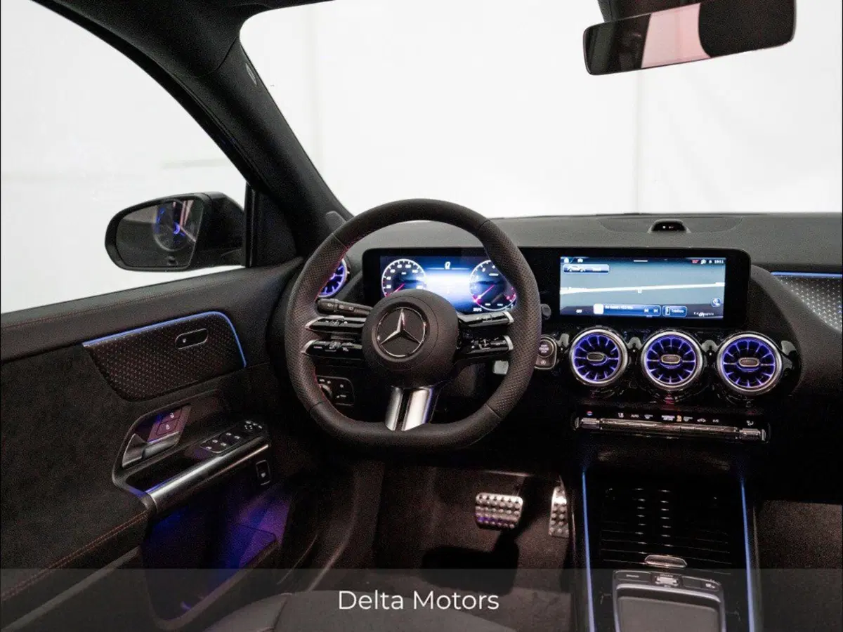 Mercedes-Benz GLA SUV nuova a Macerata (15)