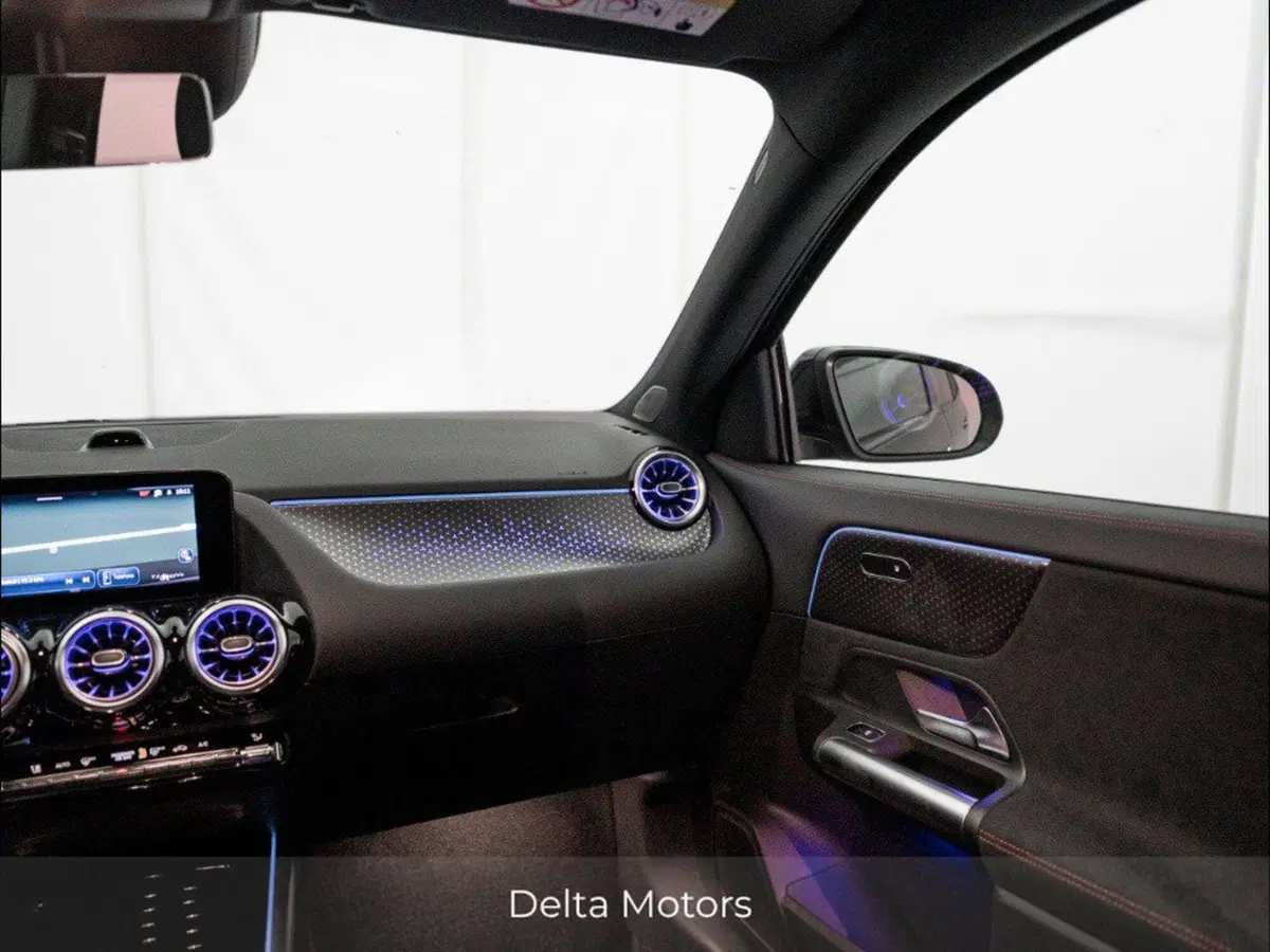 Mercedes-Benz GLA SUV nuova a Macerata (16)