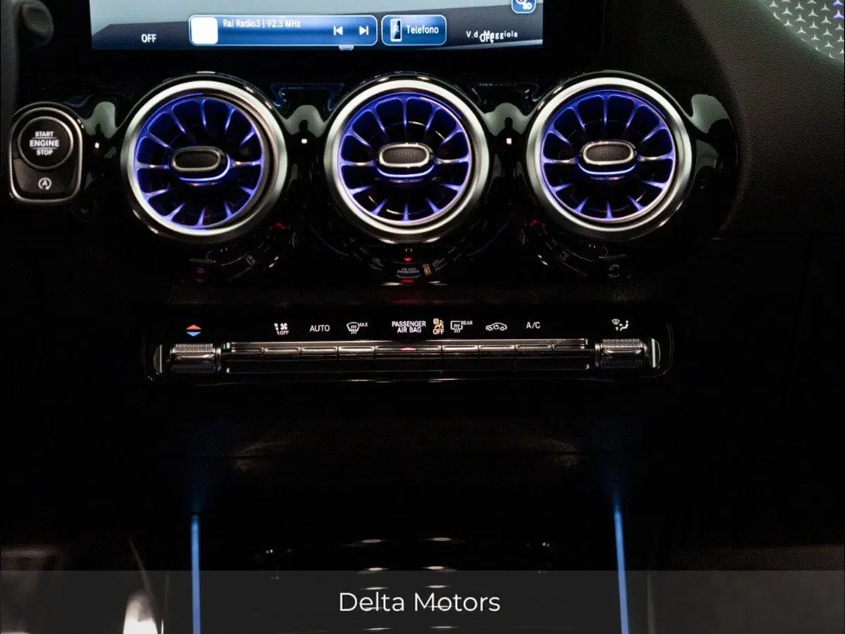 Mercedes-Benz GLA SUV nuova a Macerata (17)