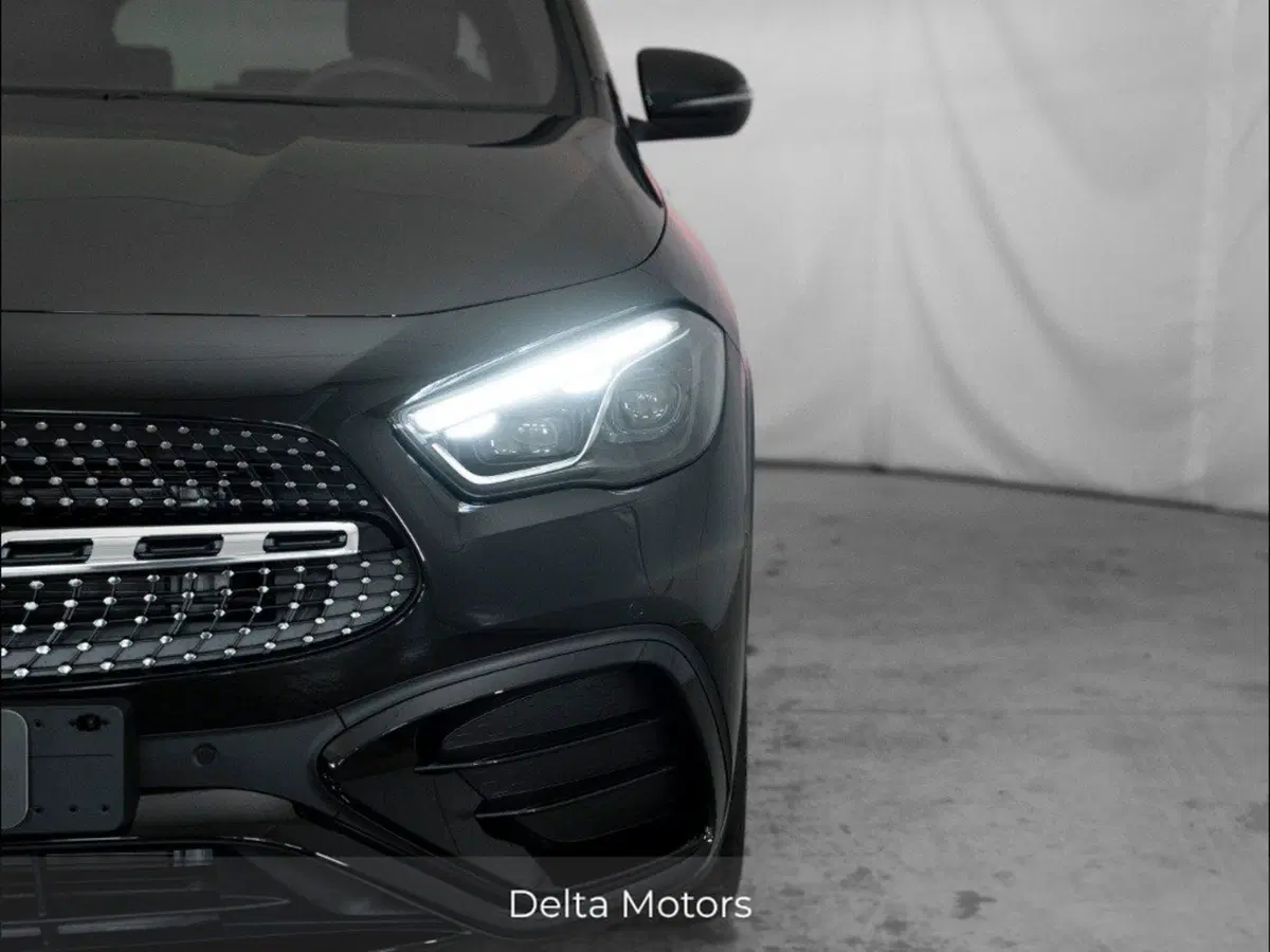 Mercedes-Benz GLA SUV nuova a Macerata (6)