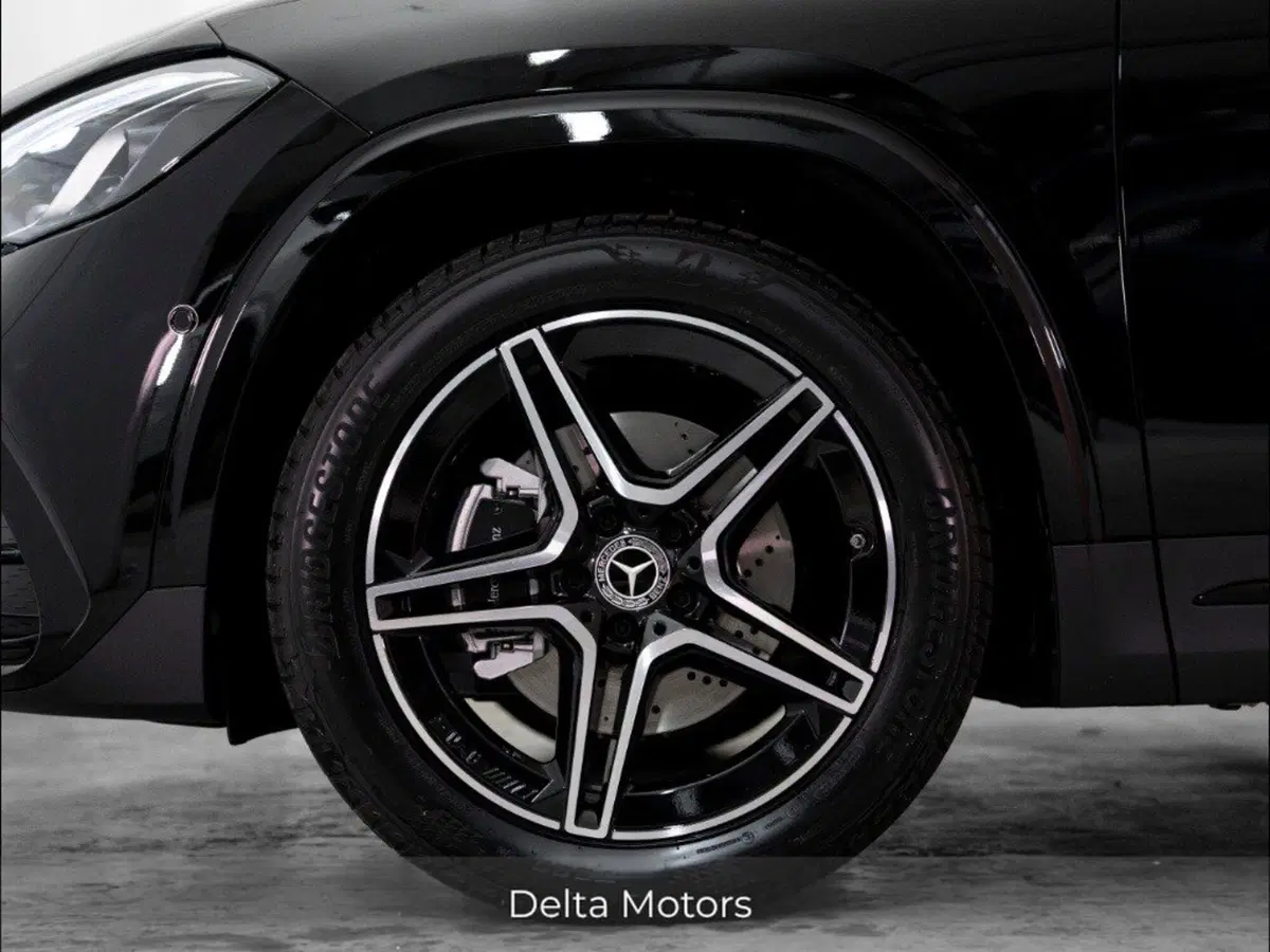 Mercedes-Benz GLA SUV nuova a Macerata (7)